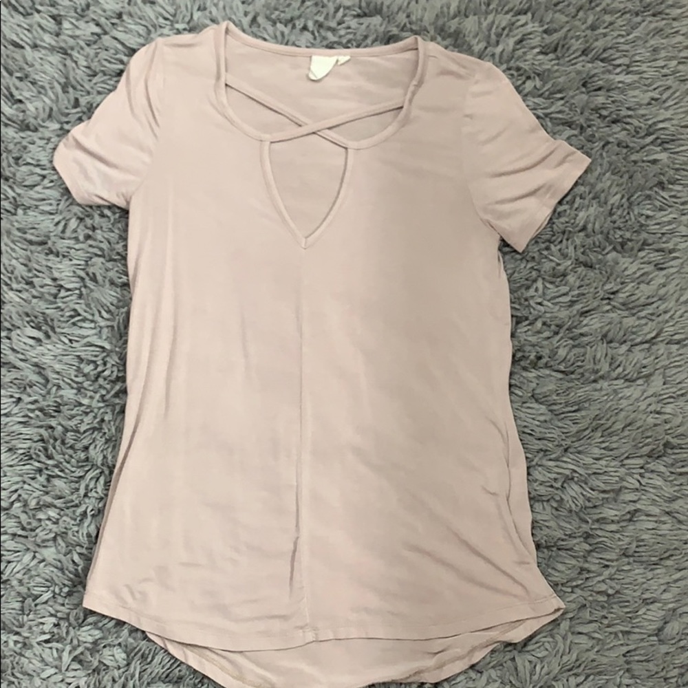 Buckle Keyhole Tee